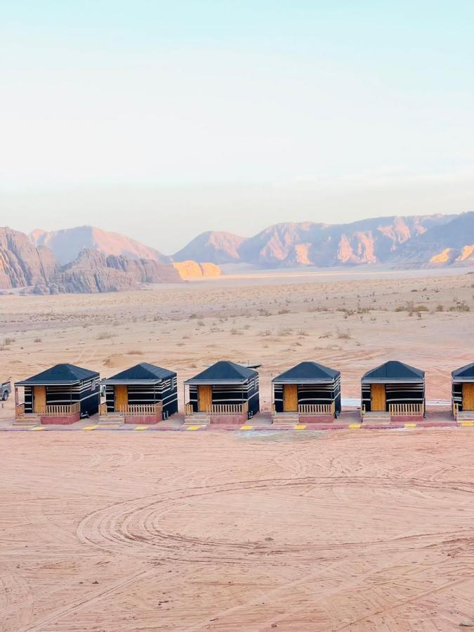 Salman Zwaidh Camp Hotel Wadi Rum Ngoại thất bức ảnh