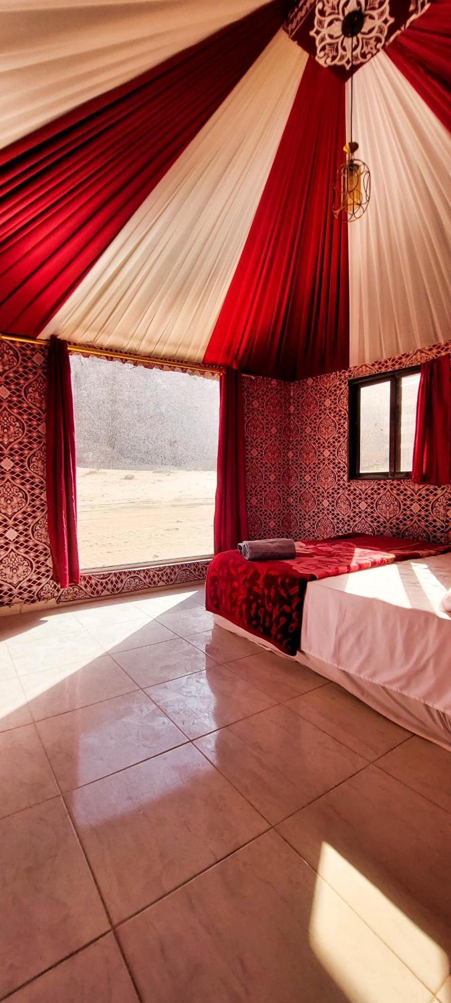 Salman Zwaidh Camp Hotel Wadi Rum Ngoại thất bức ảnh