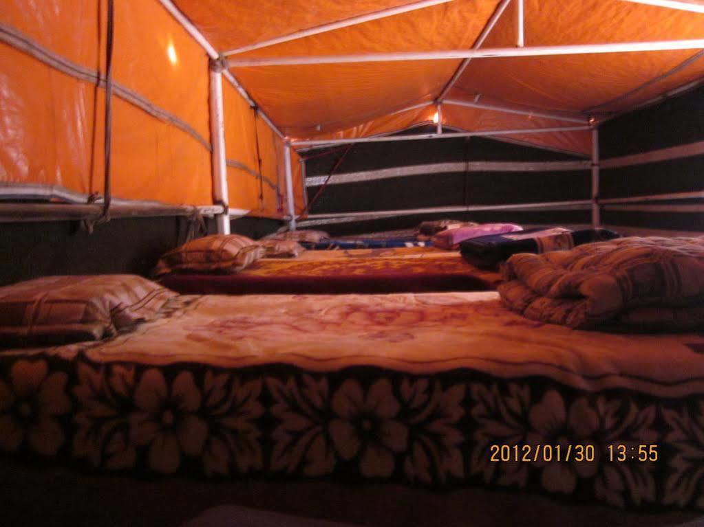 Salman Zwaidh Camp Hotel Wadi Rum Ngoại thất bức ảnh