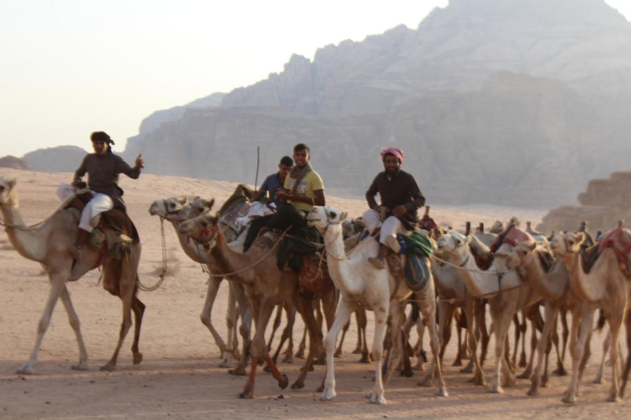 Salman Zwaidh Camp Hotel Wadi Rum Ngoại thất bức ảnh